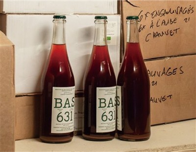 Muaj pes tsawg leeg thiab raw cov ntaub ntawv ntawm tableware iav